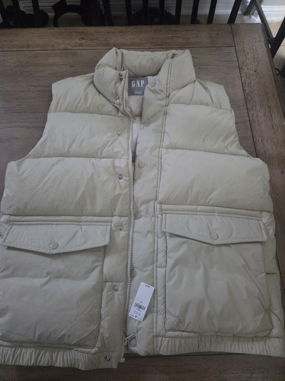 GAP Men's Lightweight Puffer Vest in Light Beige
